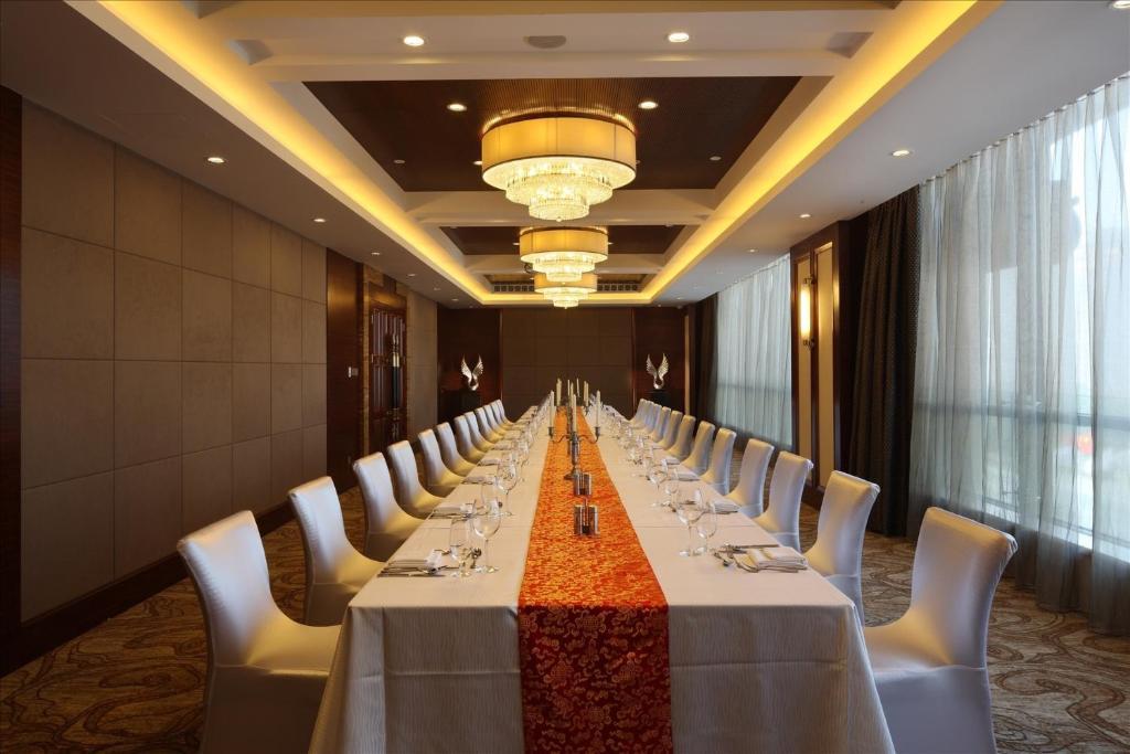 Sovereign Hotel Джандзян Екстериор снимка